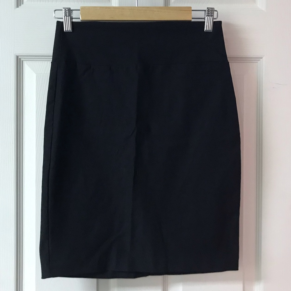 IZ Byer Black Pencil Skirt 🖤